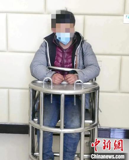 嫌疑人任某某被警方抓获。邢台市公安局供图 嫌疑人任某某被警方抓获。邢台市公安局供图