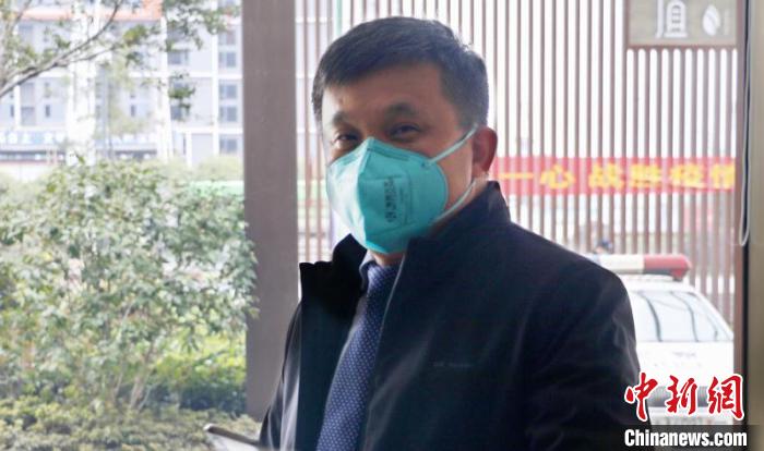 工作中的杨军。 钱晨菲 摄 工作中的杨军。 钱晨菲 摄
