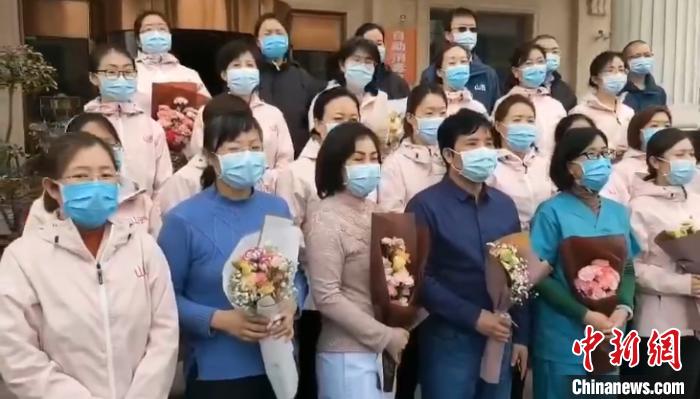 在天门坚守奋战57个日夜。尹翻平供图 在天门坚守奋战57个日夜。尹翻平供图